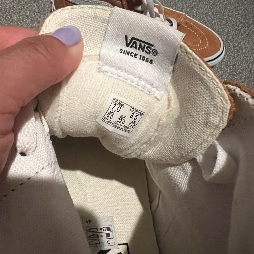 Vans - Picture 9 of 9